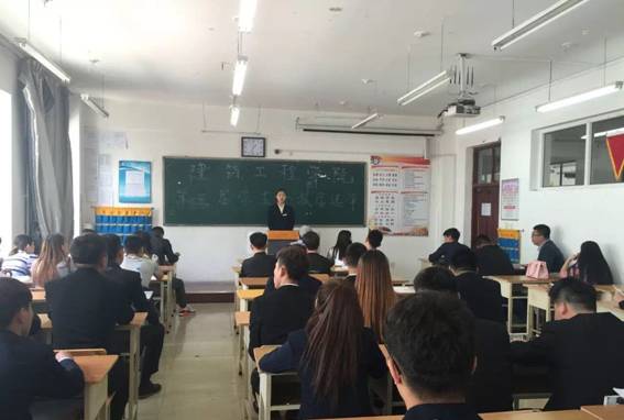 014BEEDAE7497C64685EEF2F6A9F522D