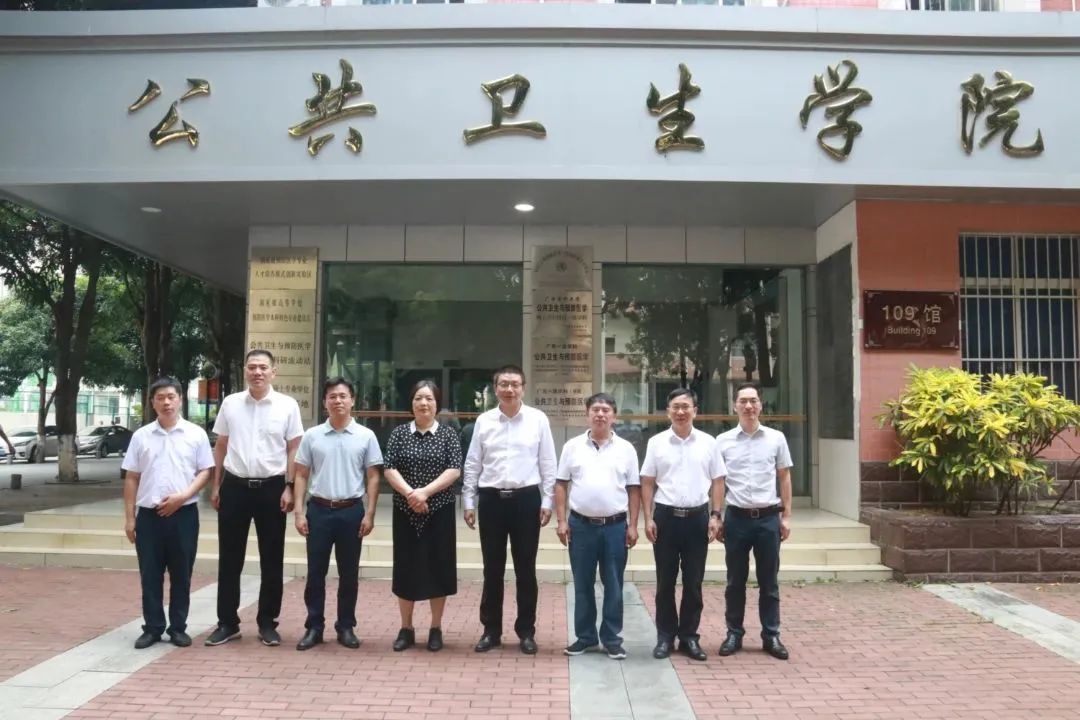 图9,团队合影.jpg 图片